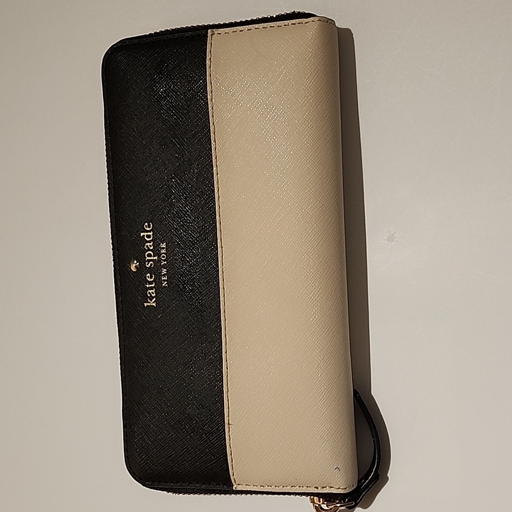 Kate Spade ♠️ zippy wallet - Picture 2 of 12